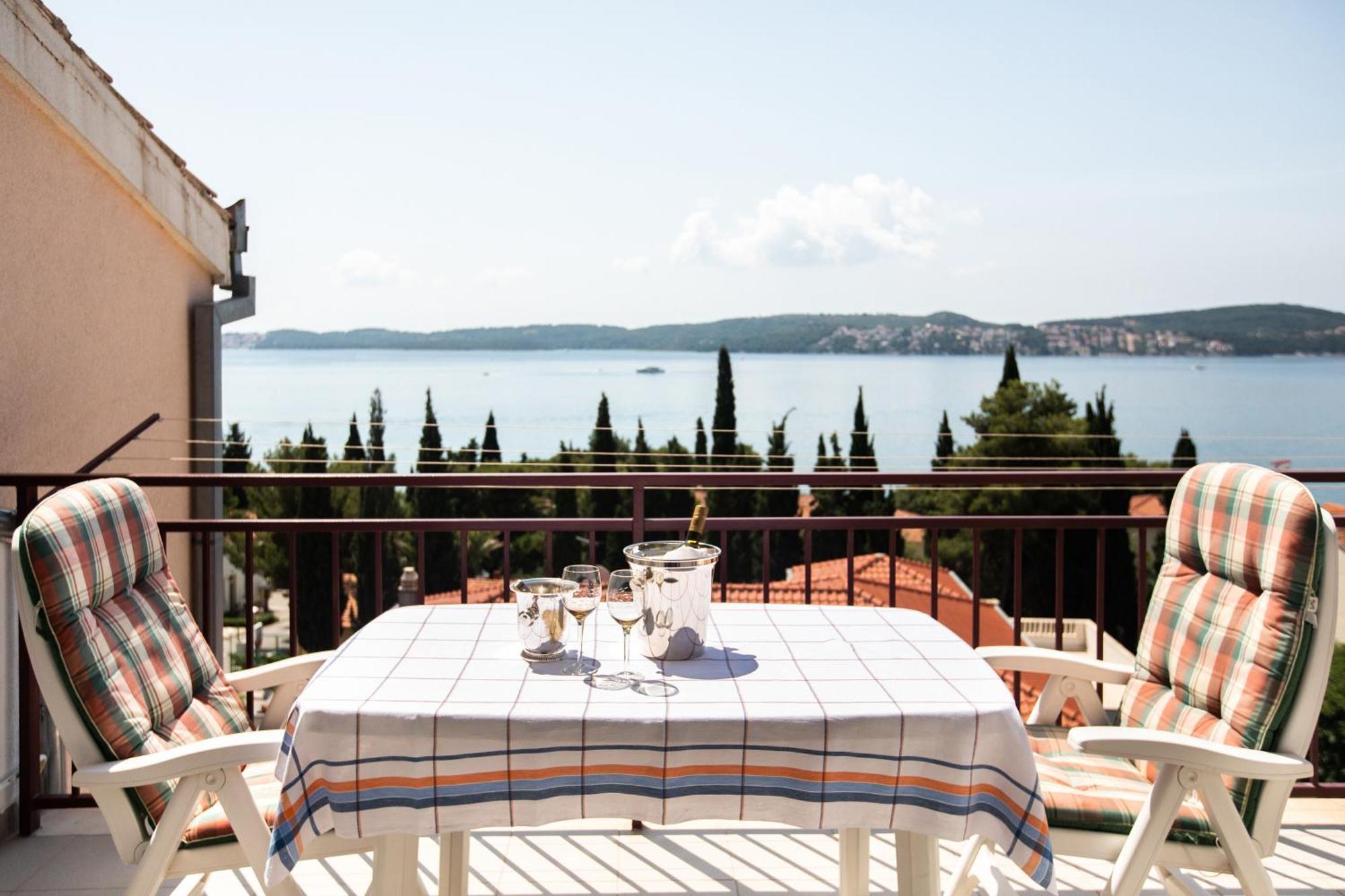 Lambrisa Trogir Exterior foto